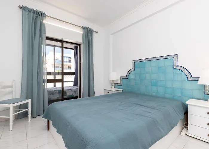 Superb Front Carteia Flat