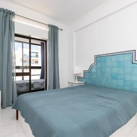 Superb Front Carteia Flat